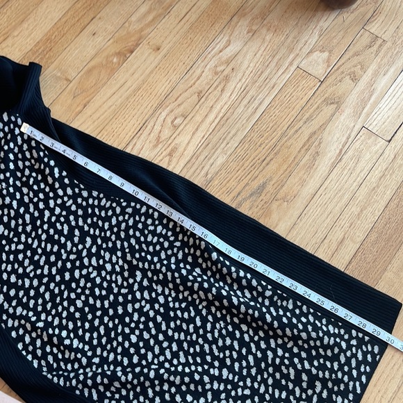 TORY BURCH Gemma Pony Dot Sweater Dress
Merino Wool XL Stretch Dot Ribbed Black - Picture 10 of 10